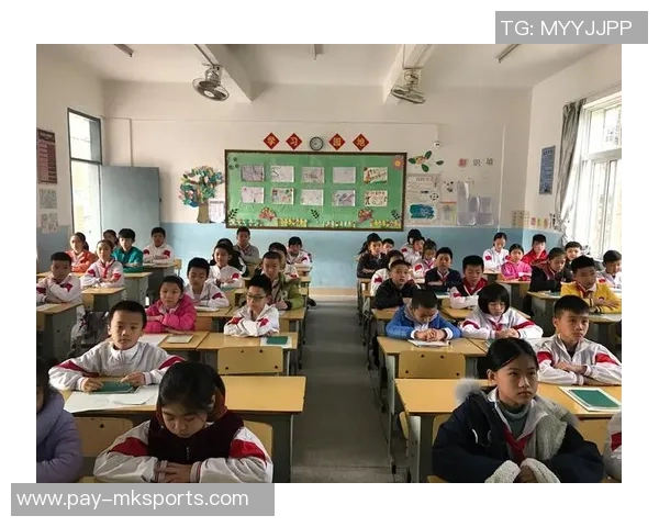 曲佳丽在足球场上的精彩表现与成长历程分析